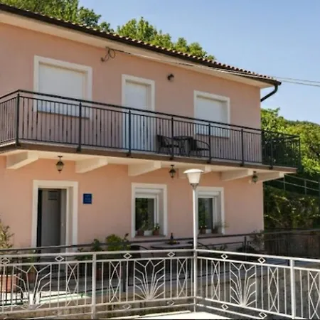 Appartement Bregi**** *