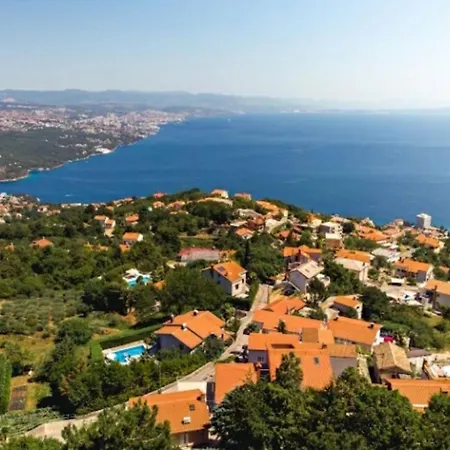 Lägenhet Bregi**** *