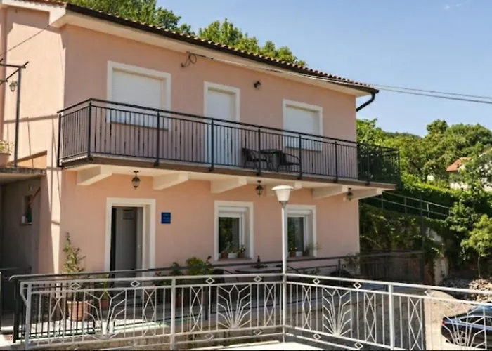 Appartement Bregi**** *